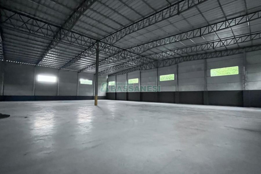 Pavilhão com 1600m², no bairro Jardim das Hortências em Caxias do Sul para Alugar