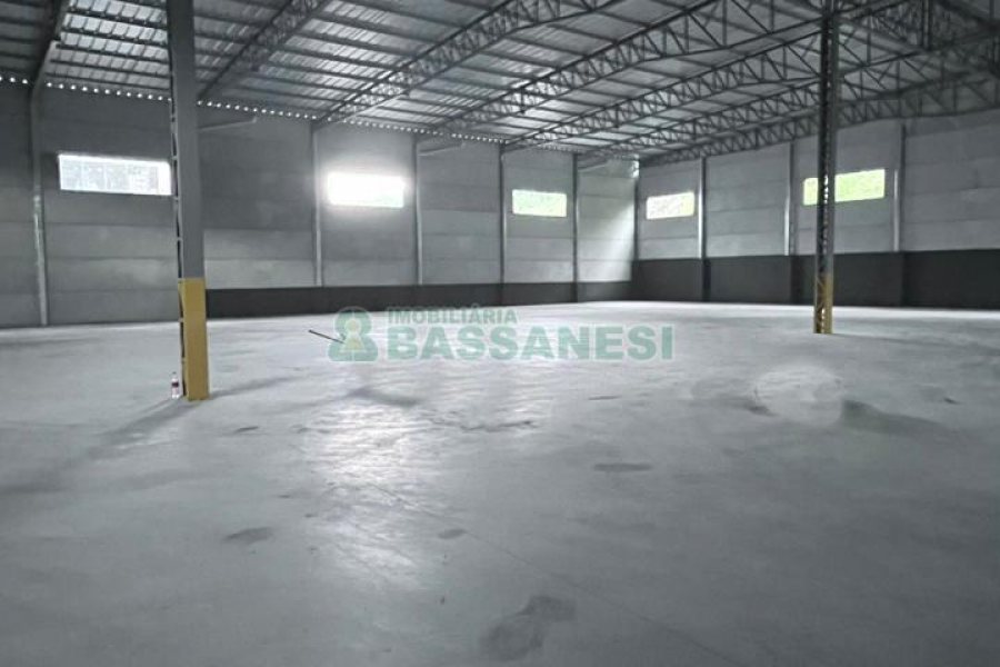 Pavilhão com 1600m², no bairro Jardim das Hortências em Caxias do Sul para Alugar