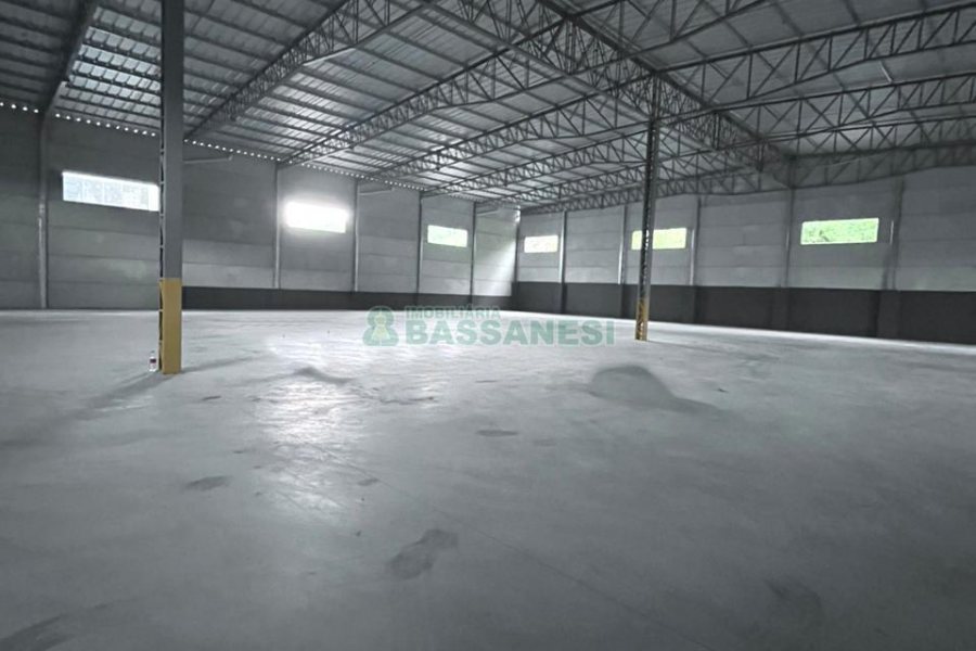 Pavilhão com 1600m², no bairro Jardim das Hortências em Caxias do Sul para Alugar