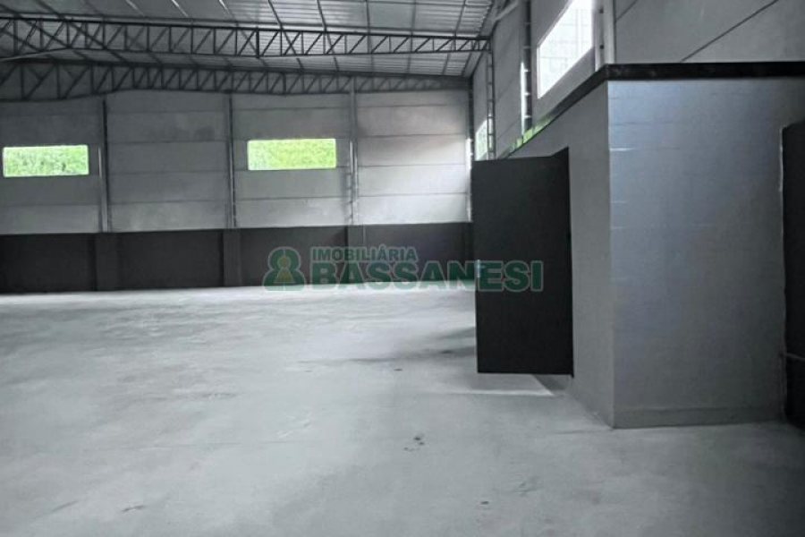 Pavilhão com 1600m², no bairro Jardim das Hortências em Caxias do Sul para Alugar