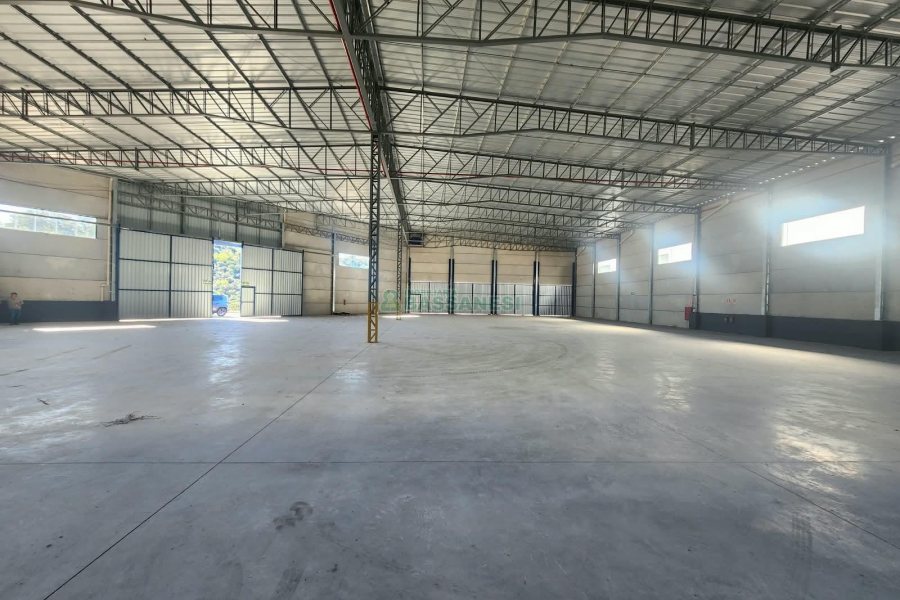 Pavilhão com 1600m², no bairro São Giacomo em Caxias do Sul para Alugar