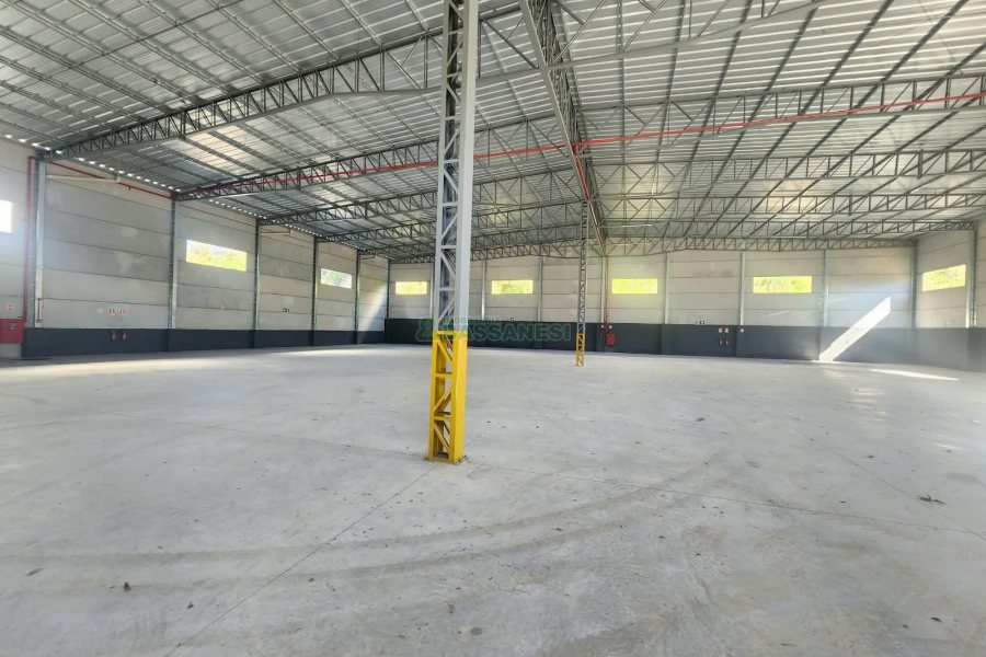 Pavilhão com 1600m², no bairro São Giacomo em Caxias do Sul para Alugar