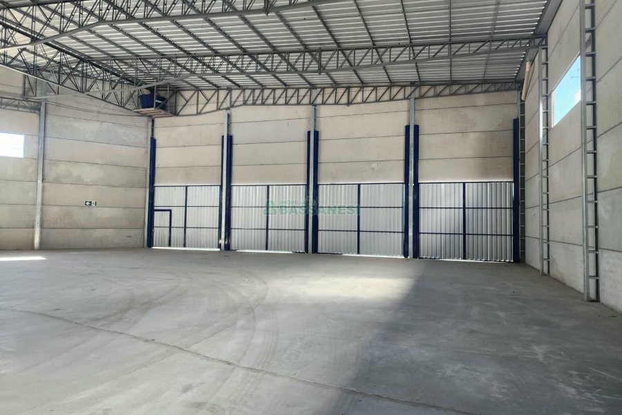 Pavilhão com 1600m², no bairro São Giacomo em Caxias do Sul para Alugar