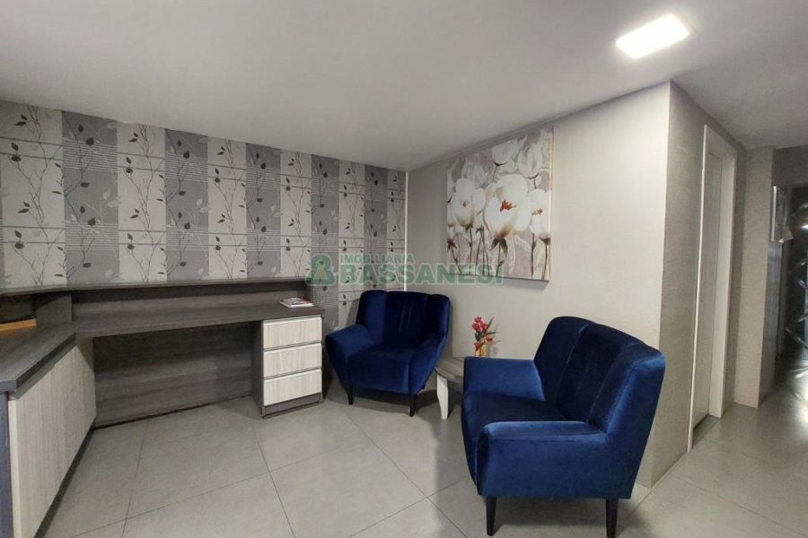 Apto Mobiliado com 51m², 2 dormitórios, 1 vaga, no bairro Vila Horn em Caxias do Sul para Alugar