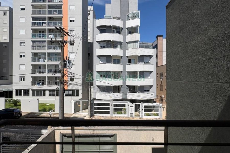 Casa com 264m², 3 dormitórios, 2 vagas, no bairro Vinhedos em Caxias do Sul para Comprar