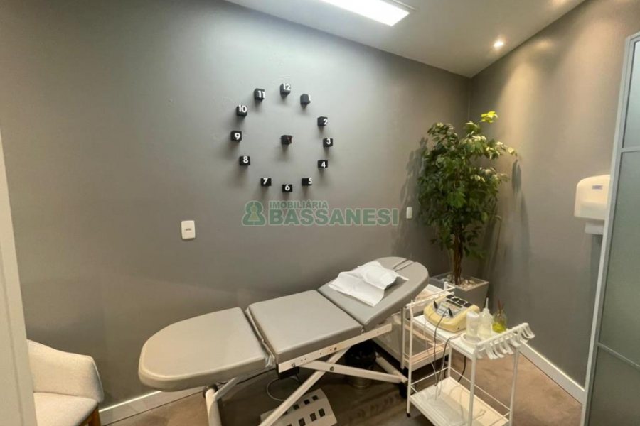 Sala com 109m², 1 vaga, no bairro São Pelegrino em Caxias do Sul para Comprar