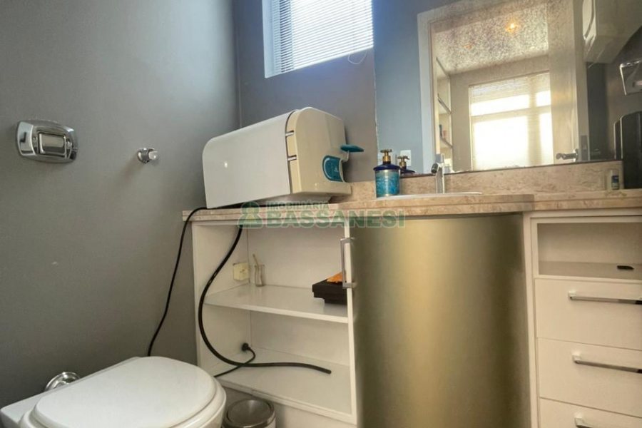 Sala com 109m², 1 vaga, no bairro São Pelegrino em Caxias do Sul para Comprar