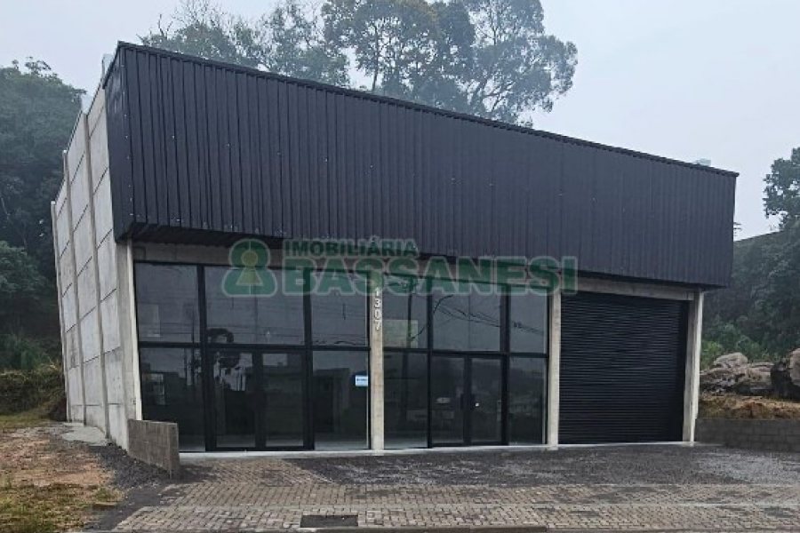 Pavilhão com 243m², no bairro Ana Rech em Caxias do Sul para Alugar