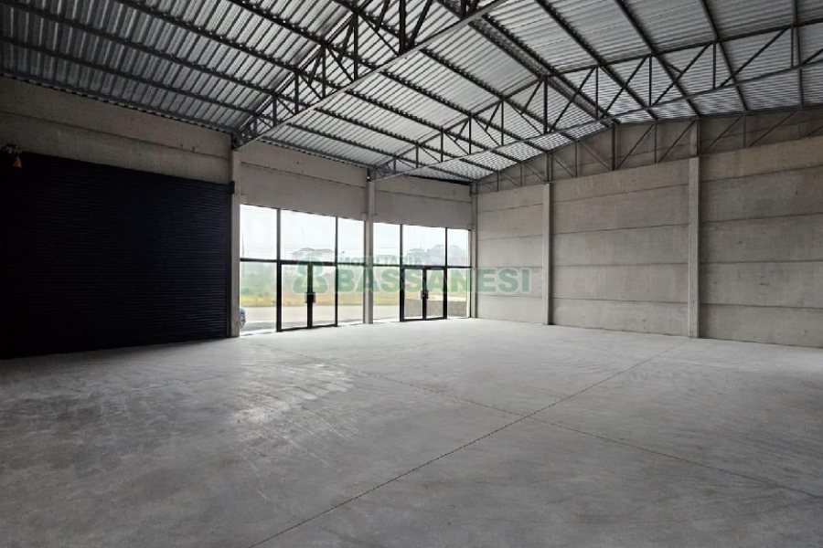 Pavilhão com 243m², no bairro Ana Rech em Caxias do Sul para Alugar