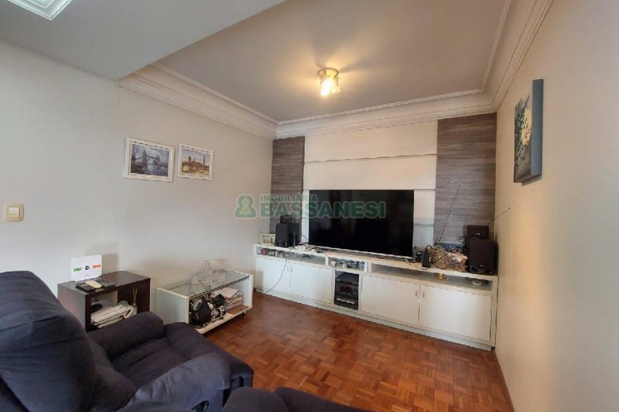 Apto Mobiliado com 177m², 3 dormitórios, 2 vagas, no bairro Rio Branco em Caxias do Sul para Alugar