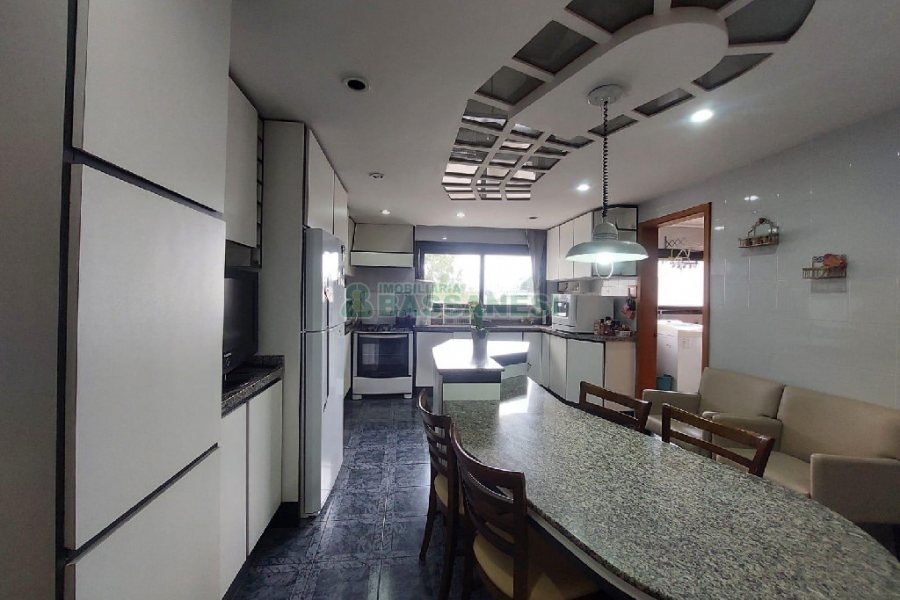 Apto Mobiliado com 177m², 3 dormitórios, 2 vagas, no bairro Rio Branco em Caxias do Sul para Alugar