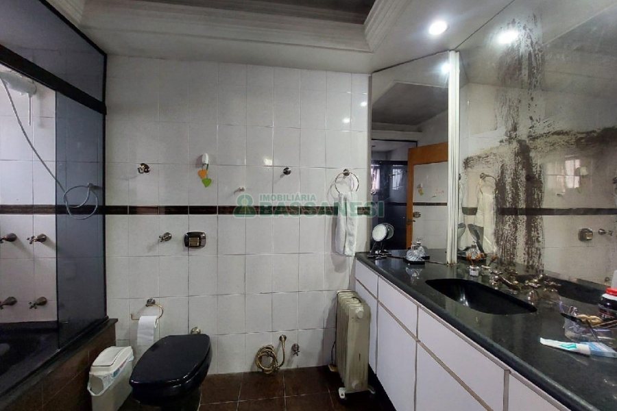 Apto Mobiliado com 177m², 3 dormitórios, 2 vagas, no bairro Rio Branco em Caxias do Sul para Alugar