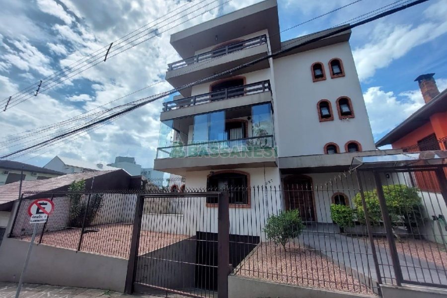 Apto Mobiliado com 177m², 3 dormitórios, 2 vagas, no bairro Rio Branco em Caxias do Sul para Alugar