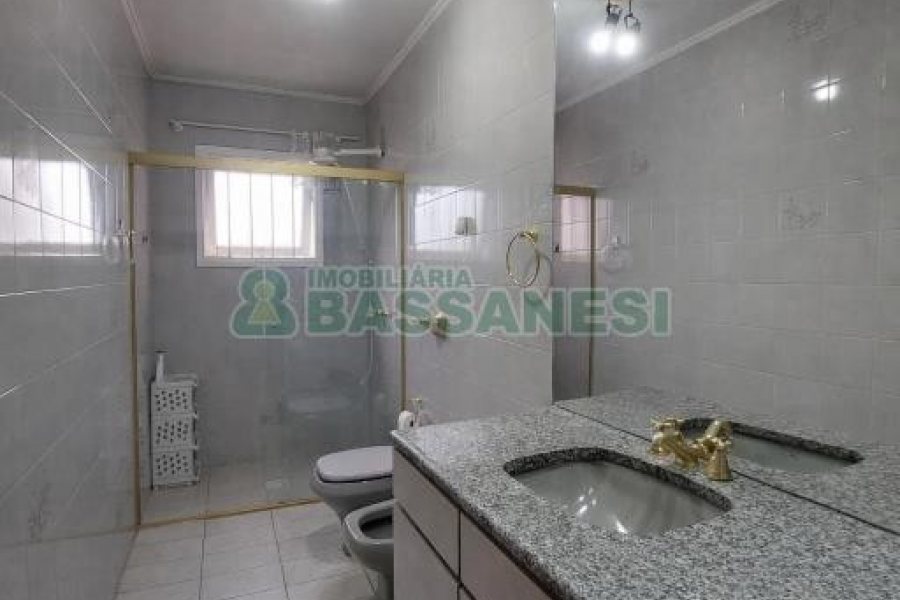 Apto Mobiliado com 177m², 3 dormitórios, 3 vagas, no bairro Rio Branco em Caxias do Sul para Alugar ou Comprar