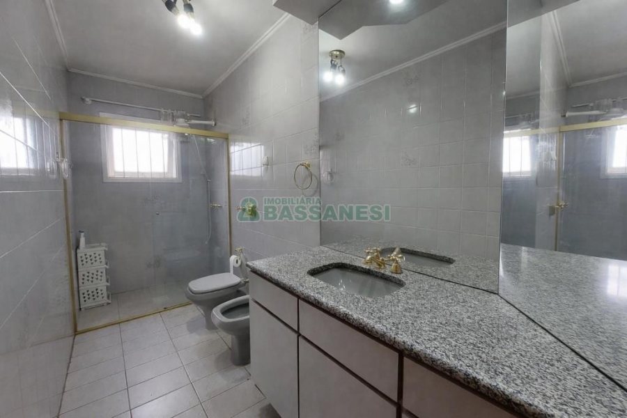 Apto Mobiliado com 177m², 3 dormitórios, 3 vagas, no bairro Rio Branco em Caxias do Sul para Alugar ou Comprar