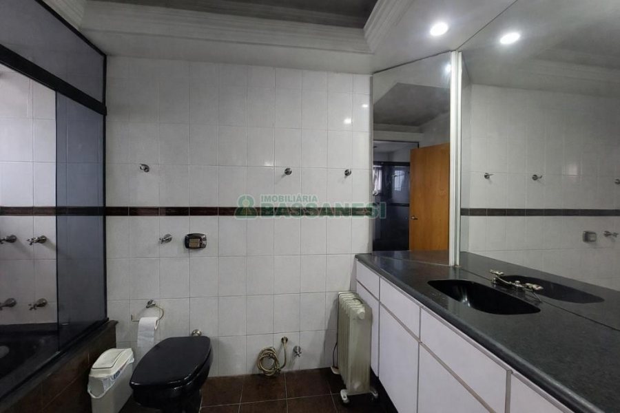 Apto Mobiliado com 177m², 3 dormitórios, 3 vagas, no bairro Rio Branco em Caxias do Sul para Alugar ou Comprar