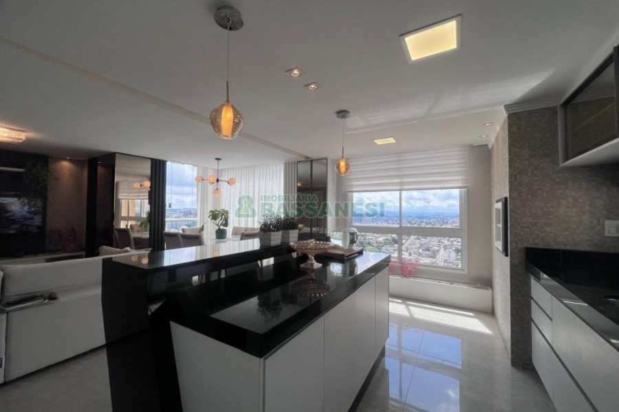 Apto Mobiliado com 111m², 3 dormitórios, 2 vagas, no bairro Cristo Redentor em Caxias do Sul para Alugar