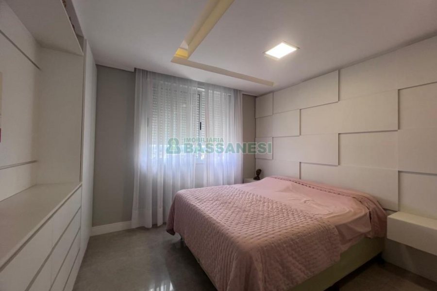 Apto Mobiliado com 111m², 3 dormitórios, 2 vagas, no bairro Cristo Redentor em Caxias do Sul para Alugar