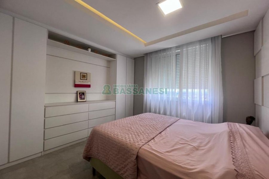 Apto Mobiliado com 111m², 3 dormitórios, 2 vagas, no bairro Cristo Redentor em Caxias do Sul para Alugar