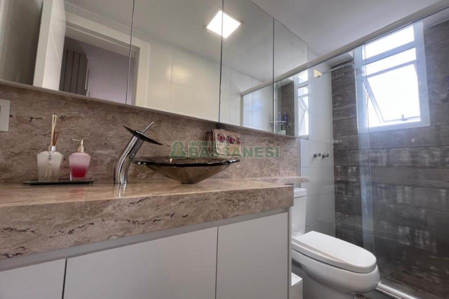 Apto Mobiliado com 111m², 3 dormitórios, 2 vagas, no bairro Cristo Redentor em Caxias do Sul para Alugar