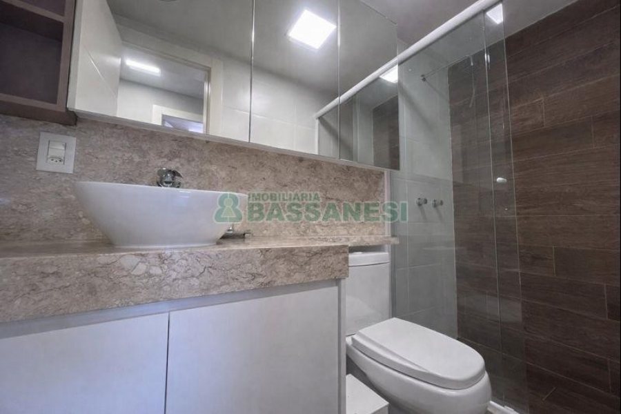 Apto Mobiliado com 111m², 3 dormitórios, 2 vagas, no bairro Cristo Redentor em Caxias do Sul para Alugar