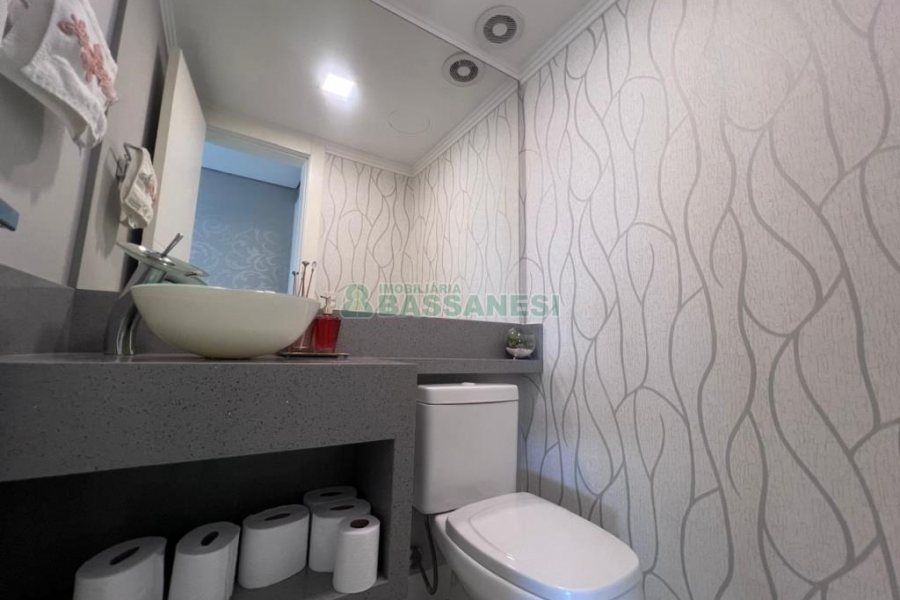 Apto Mobiliado com 111m², 3 dormitórios, 2 vagas, no bairro Cristo Redentor em Caxias do Sul para Alugar