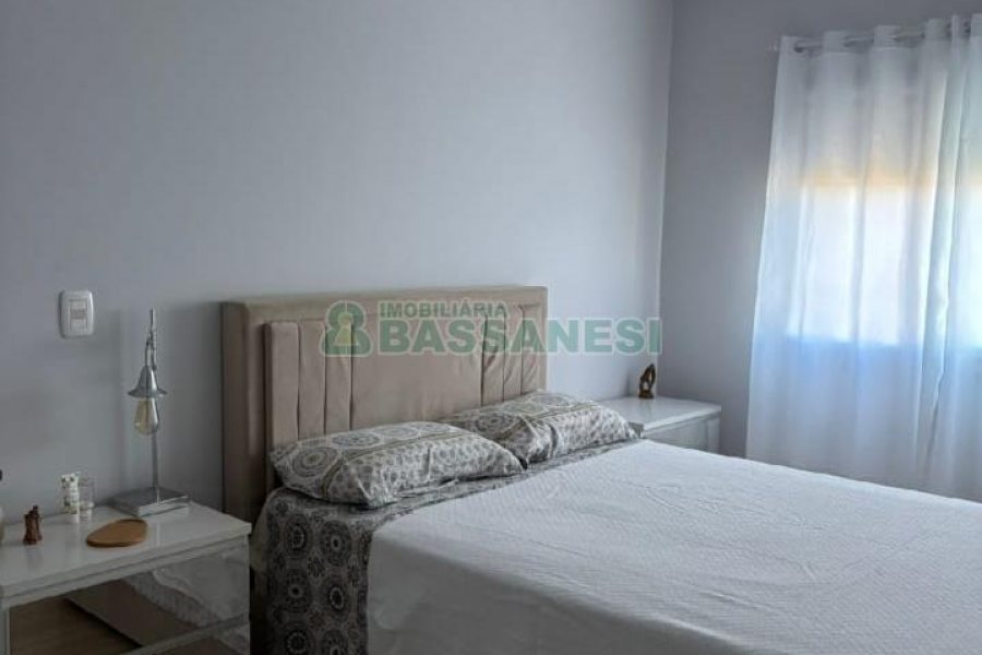 Apartamento com 53m², 2 dormitórios, 2 vagas, no bairro Esplanada em Caxias do Sul para Alugar