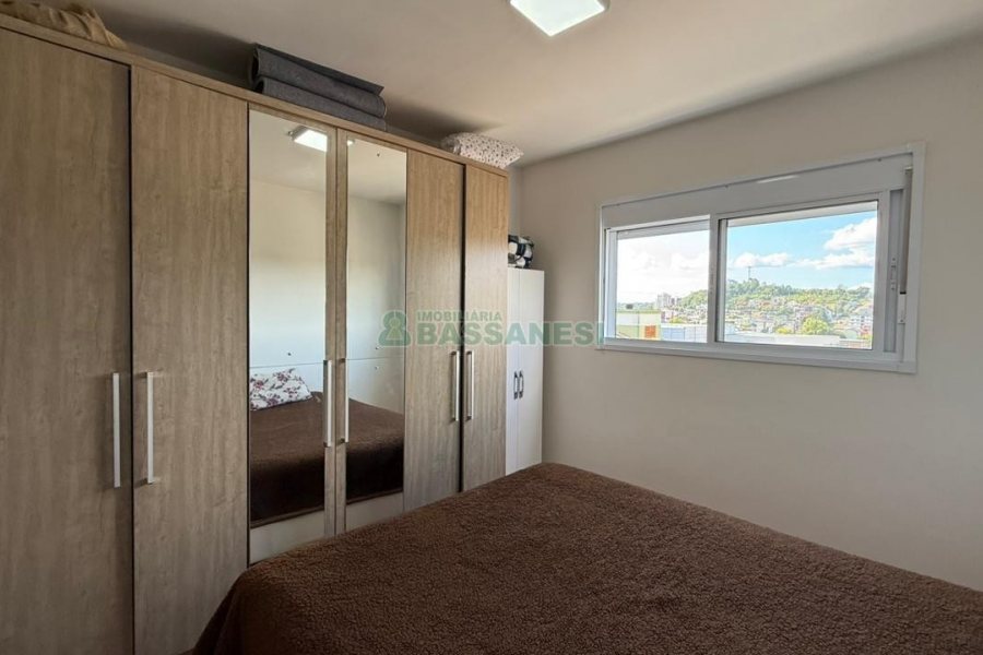 Apartamento com 70m², 2 dormitórios, 1 vaga, no bairro Santa Catarina em Caxias do Sul para Comprar