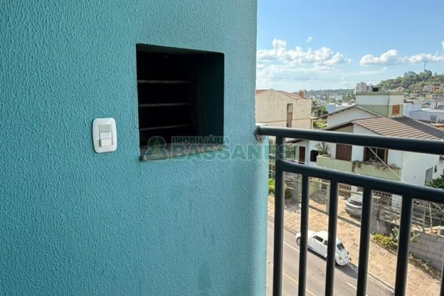 Apartamento com 70m², 2 dormitórios, 1 vaga, no bairro Santa Catarina em Caxias do Sul para Comprar