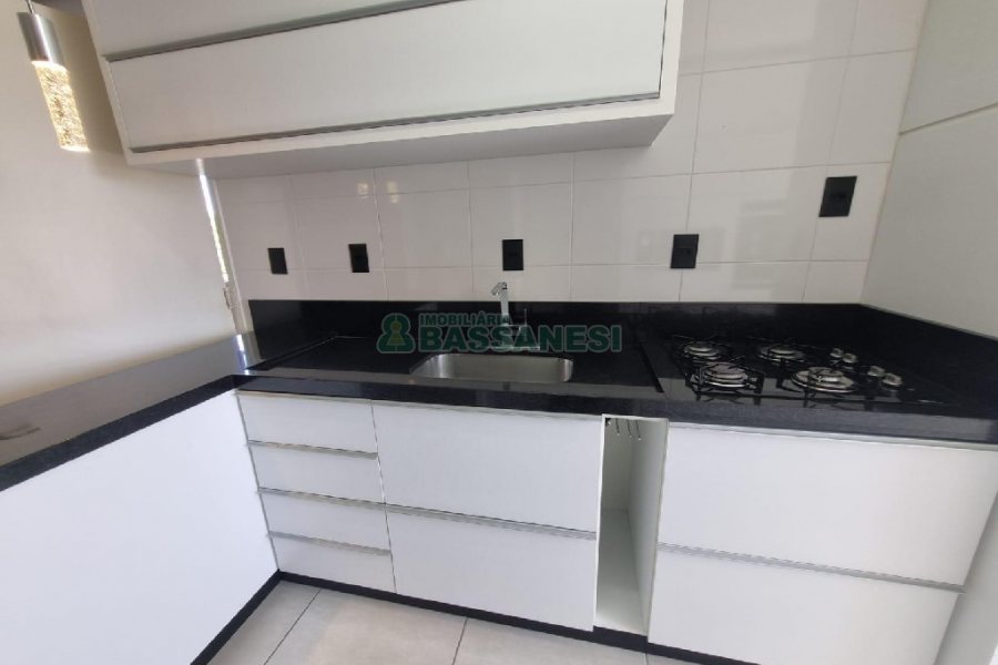 Apto Mobiliado com 84m², 2 dormitórios, 2 vagas, no bairro Panazzolo em Caxias do Sul para Alugar