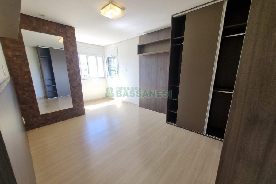 Apto Mobiliado com 84m², 2 dormitórios, 2 vagas, no bairro Panazzolo em Caxias do Sul para Alugar