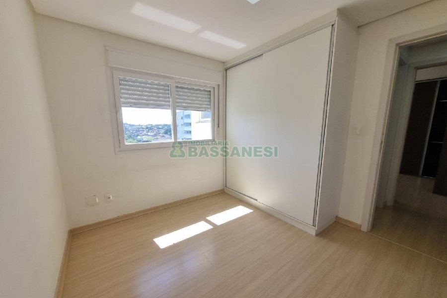 Apto Mobiliado com 84m², 2 dormitórios, 2 vagas, no bairro Panazzolo em Caxias do Sul para Alugar