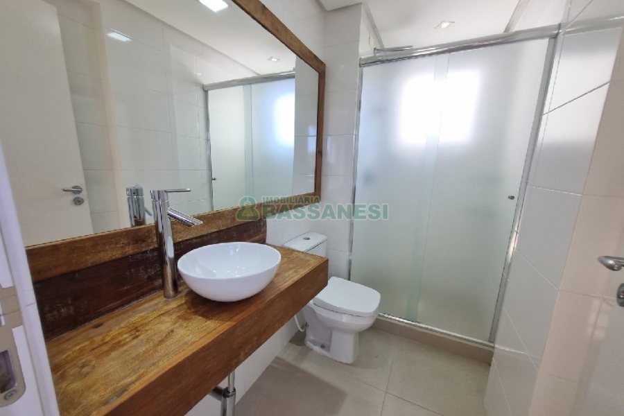 Apto Mobiliado com 84m², 2 dormitórios, 2 vagas, no bairro Panazzolo em Caxias do Sul para Alugar