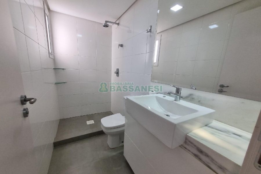 Apto Mobiliado com 84m², 2 dormitórios, 2 vagas, no bairro Panazzolo em Caxias do Sul para Alugar