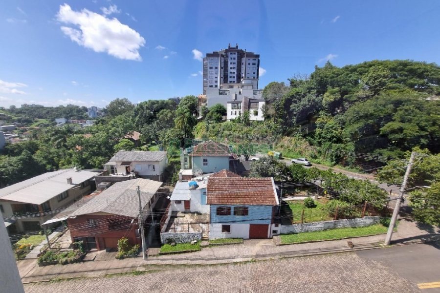 Apto Mobiliado com 84m², 2 dormitórios, 2 vagas, no bairro Panazzolo em Caxias do Sul para Alugar