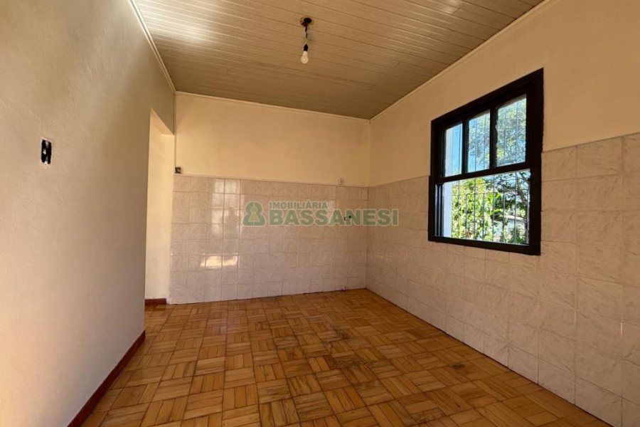 Casa com 52m², 2 dormitórios, no bairro Cruzeiro em Caxias do Sul para Alugar