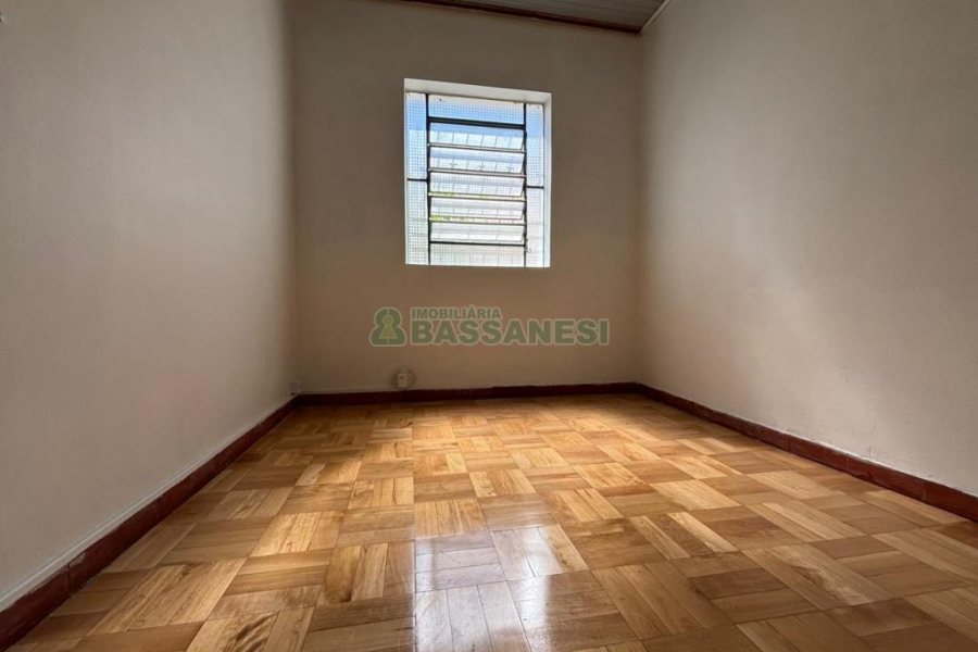 Casa com 52m², 2 dormitórios, no bairro Cruzeiro em Caxias do Sul para Alugar