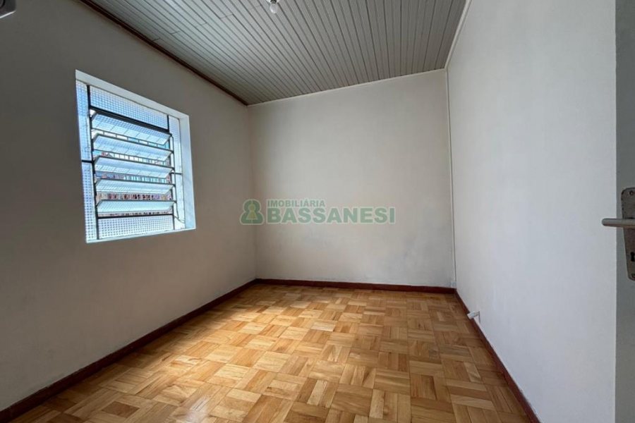 Casa com 52m², 2 dormitórios, no bairro Cruzeiro em Caxias do Sul para Alugar