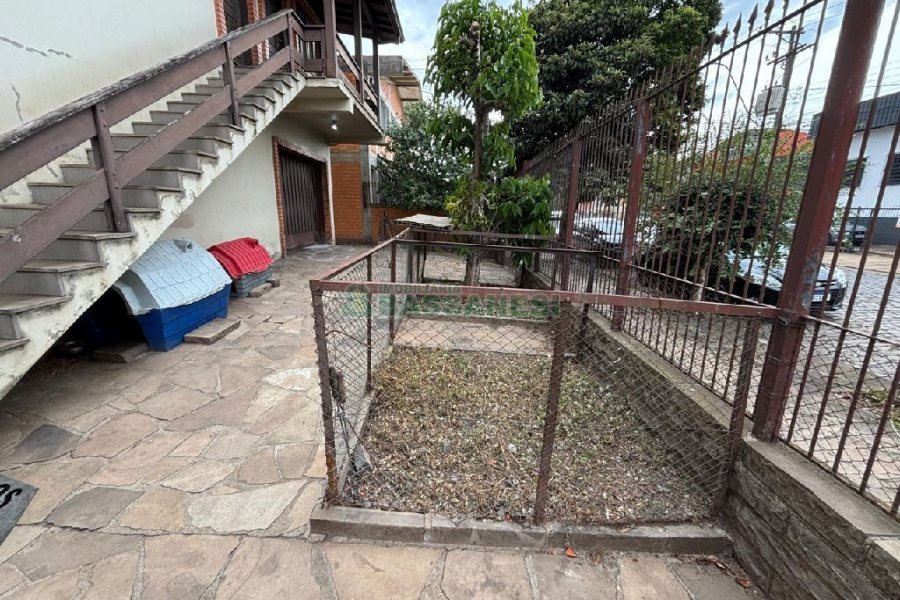 Casa com 120m², 3 dormitórios, 1 vaga, no bairro São José em Caxias do Sul para Alugar