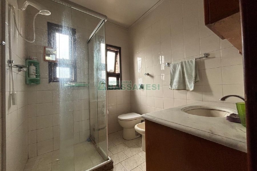 Casa com 120m², 3 dormitórios, 1 vaga, no bairro São José em Caxias do Sul para Alugar