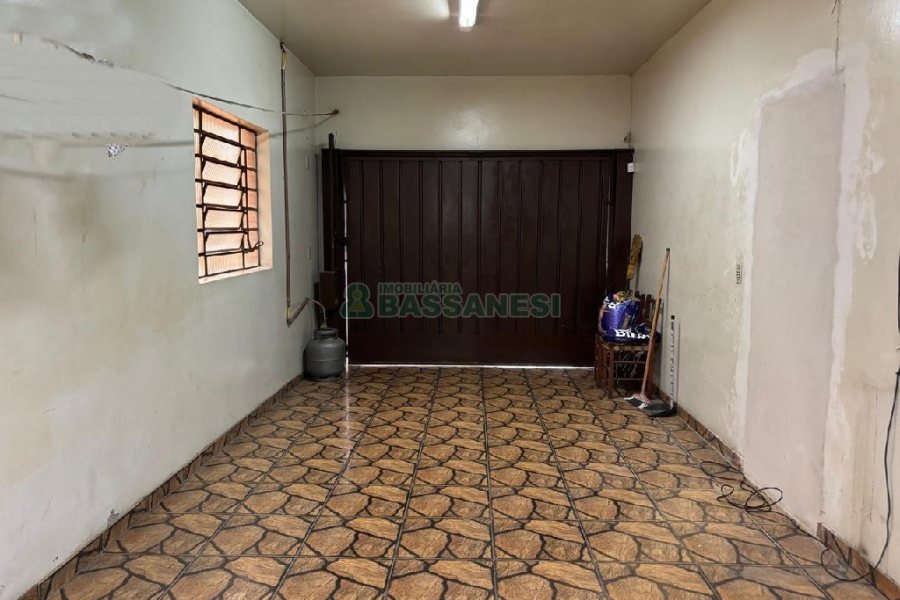 Casa com 120m², 3 dormitórios, 1 vaga, no bairro São José em Caxias do Sul para Alugar
