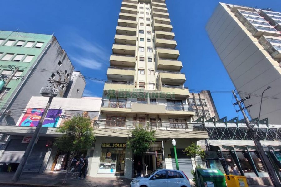 Sala com 32m², no bairro Centro em Caxias do Sul para Alugar