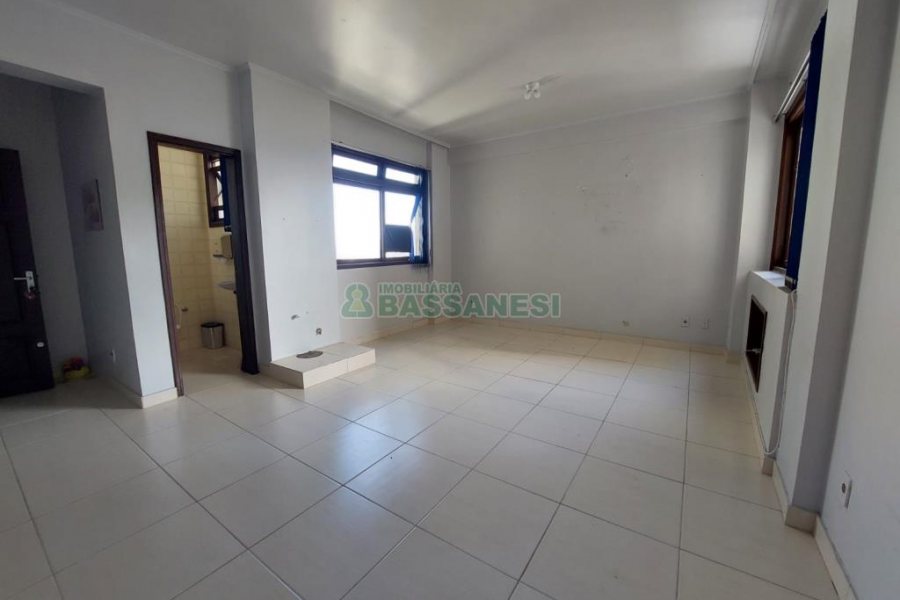 Sala com 32m², no bairro Centro em Caxias do Sul para Alugar