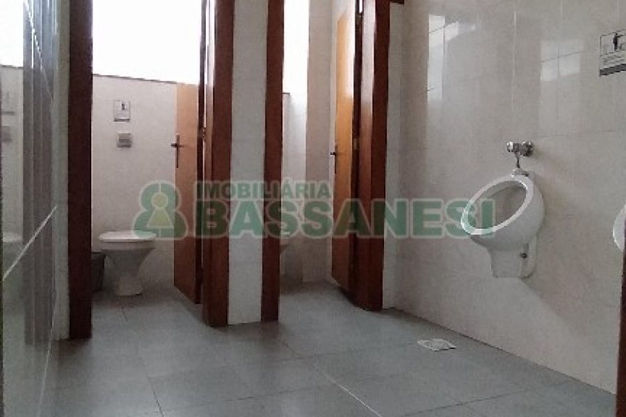 Sala com 516m², no bairro São Pelegrino em Caxias do Sul para Alugar