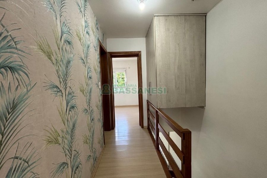 Casa com 110m², 2 dormitórios, 2 vagas, no bairro Ana Rech em Caxias do Sul para Alugar