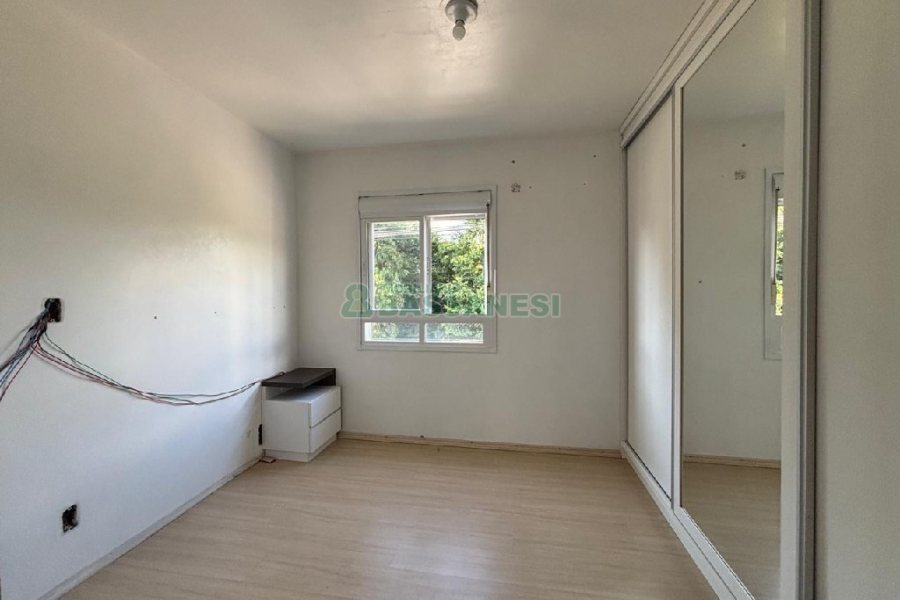 Casa com 110m², 2 dormitórios, 2 vagas, no bairro Ana Rech em Caxias do Sul para Alugar