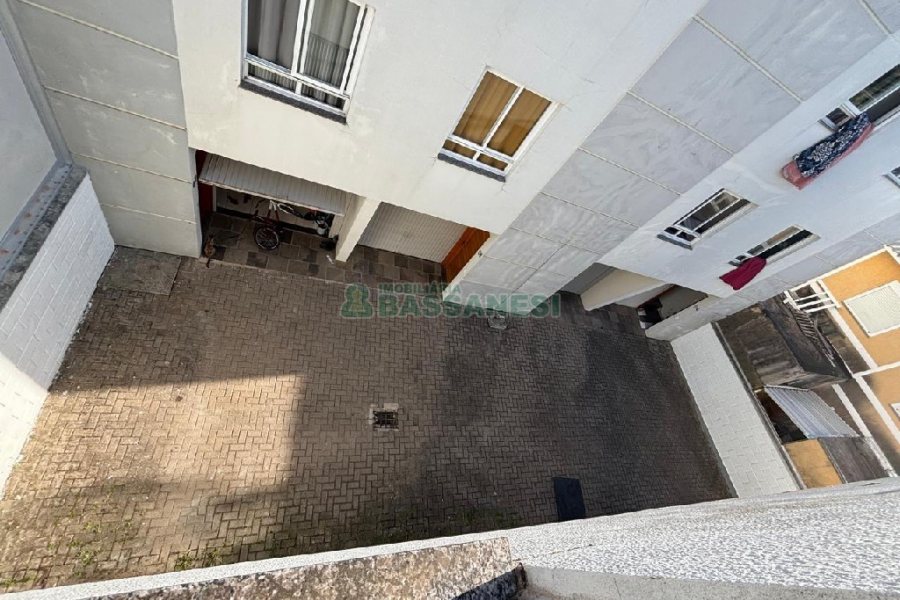 Casa com 110m², 2 dormitórios, 2 vagas, no bairro Ana Rech em Caxias do Sul para Alugar