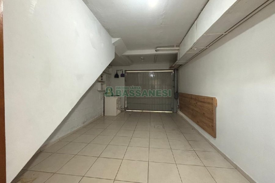 Casa com 110m², 2 dormitórios, 2 vagas, no bairro Ana Rech em Caxias do Sul para Alugar