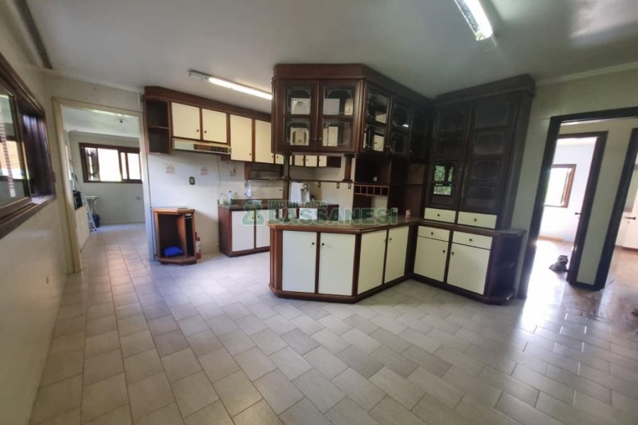 Casa com 230m², 4 dormitórios, 2 vagas, no bairro Colina Sorriso em Caxias do Sul para Alugar
