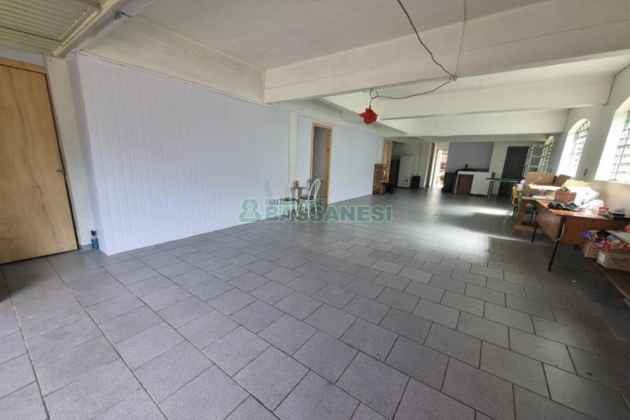 Casa com 230m², 4 dormitórios, 2 vagas, no bairro Colina Sorriso em Caxias do Sul para Alugar